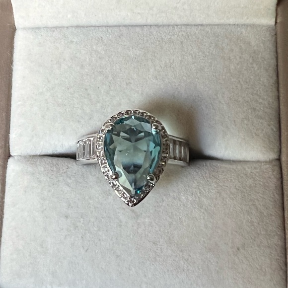 14k gold finish silver ring with London light blue topaz stone - Picture 2 of 9